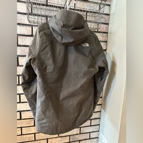 The North Face winter coat, like new - Picture 6 of 7